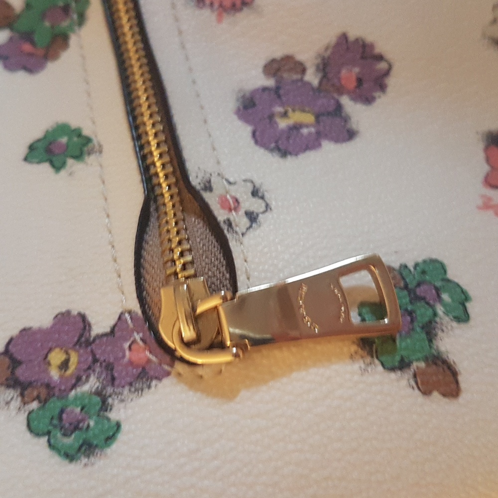 Coach Floral Print White Shoulder Bag - Picture 6 of 15